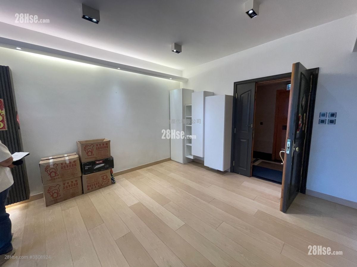 Symphony Bay Sell 3 Bedrooms , 2 Bathrooms 1,096 ft²