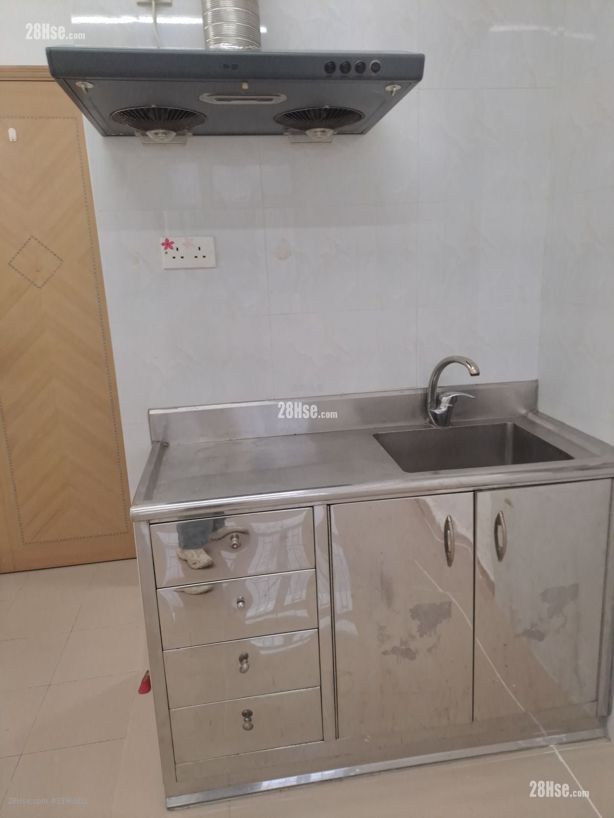 鸿发大楼 租盘 开放式间隔 , 1 浴室 150 平方尺