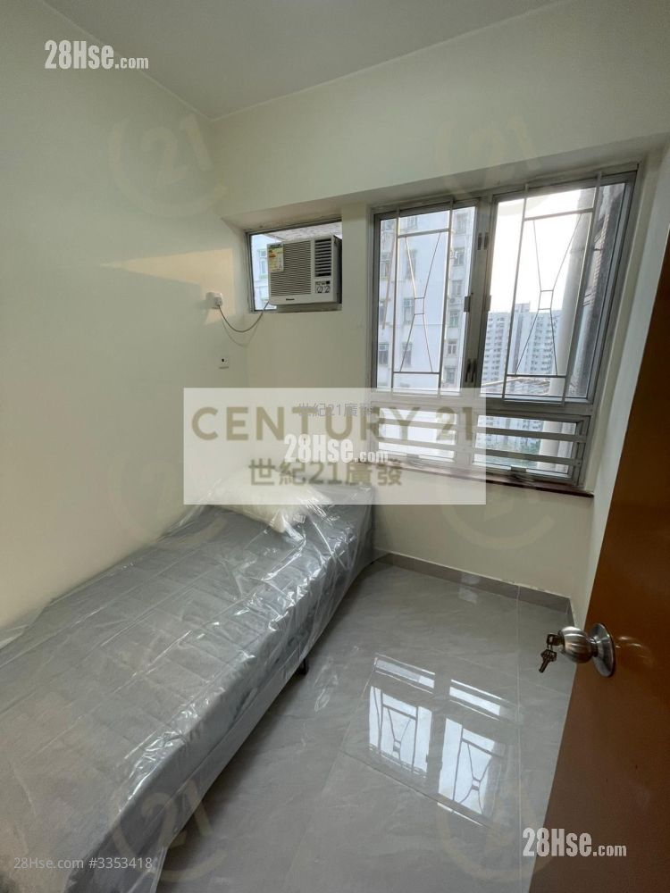 Tung Hing Building Sell 3 Bedrooms , 1 Bathroom 455 ft²