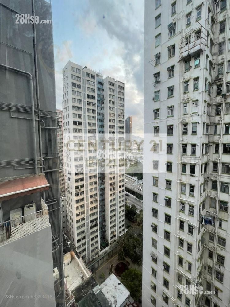 Tung Hing Building Sell 3 Bedrooms , 1 Bathroom 455 ft²