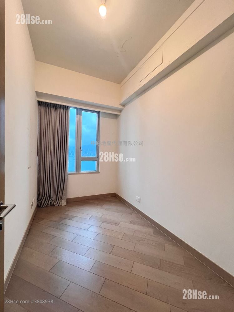 Cullinan West Sell 4 Bedrooms 1,320 ft²