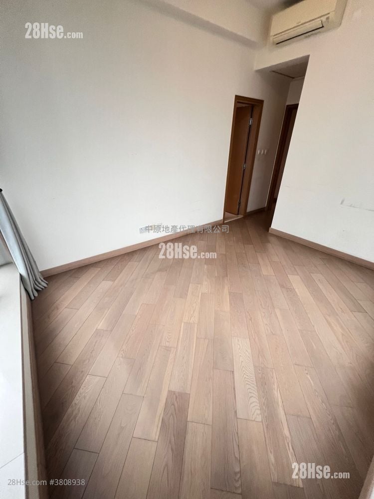 Cullinan West Sell 4 Bedrooms 1,320 ft²