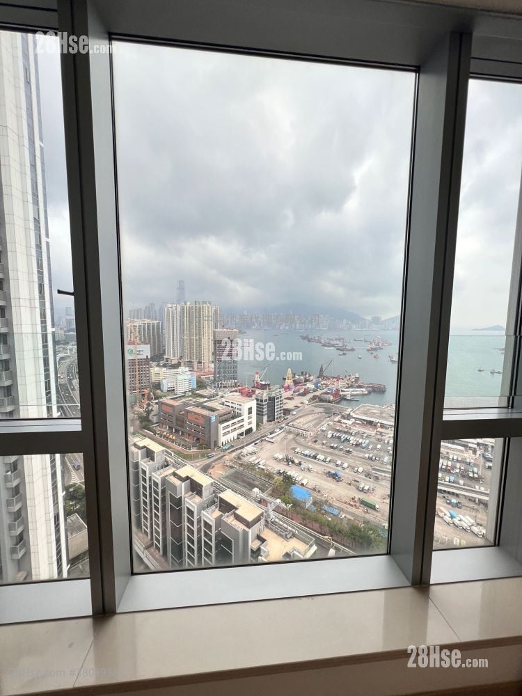 Cullinan West Sell 4 Bedrooms 1,320 ft²