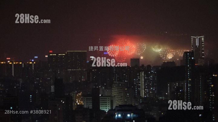 Sky Tower Sell 2 Bedrooms , 1 Bathroom 539 ft²