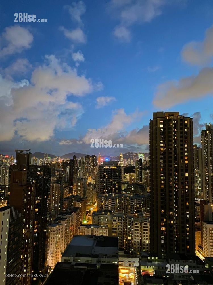 Sky Tower Sell 2 Bedrooms , 1 Bathroom 539 ft²