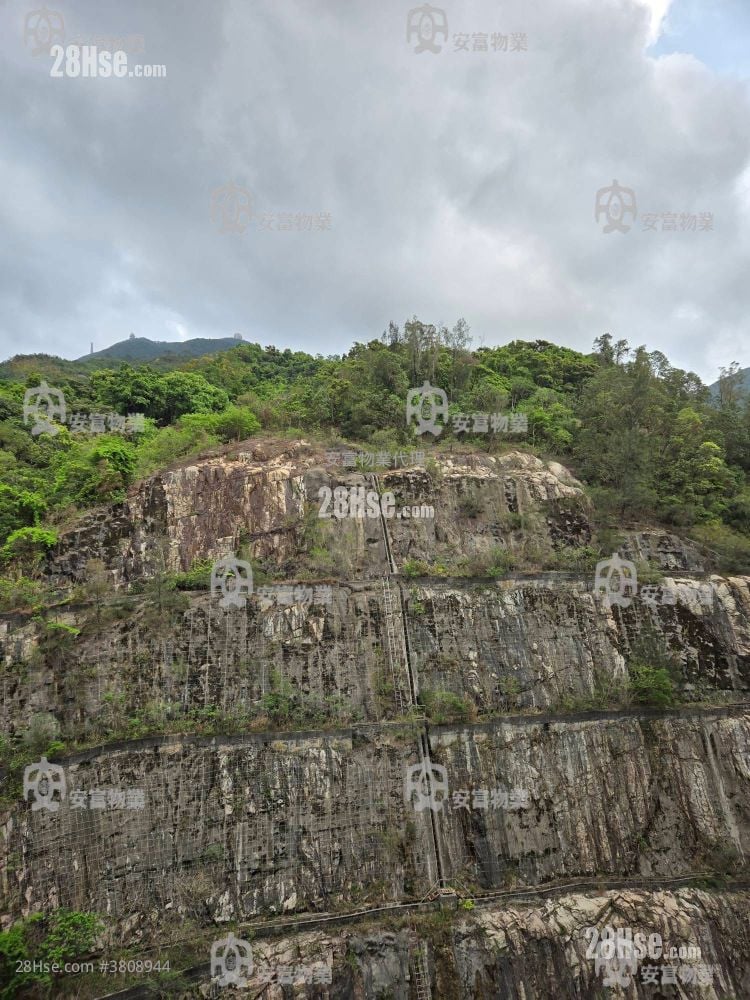 Kornhill Sell 3 Bedrooms , 1 Bathroom 596 ft²