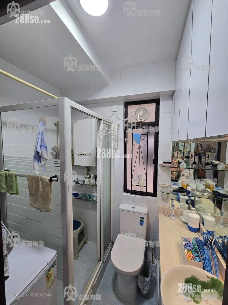 Kornhill Sell 3 Bedrooms , 1 Bathroom 596 ft²