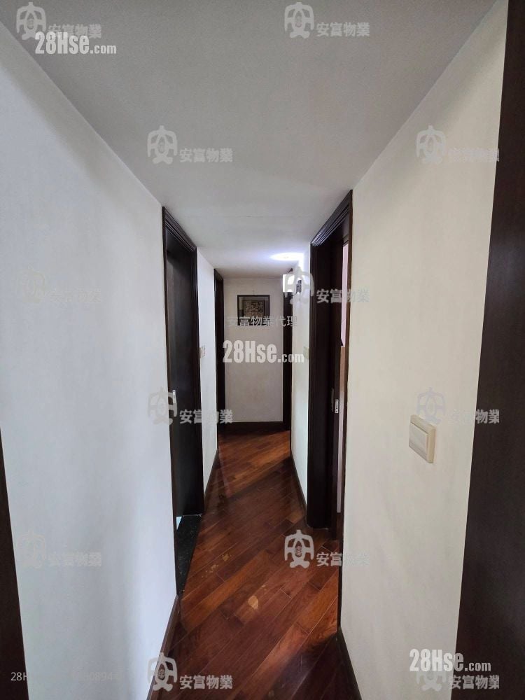 Kornhill Sell 3 Bedrooms , 1 Bathroom 596 ft²