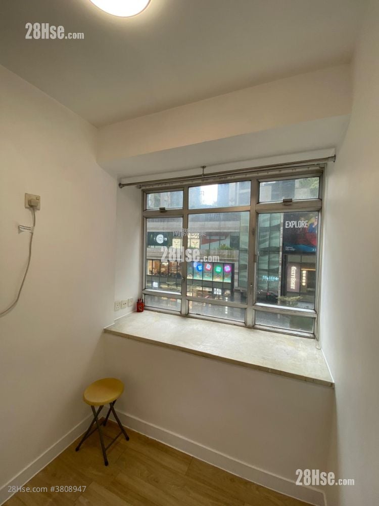 Ka Wai Building Rental 2 Bedrooms , 1 Bathroom 239 ft²