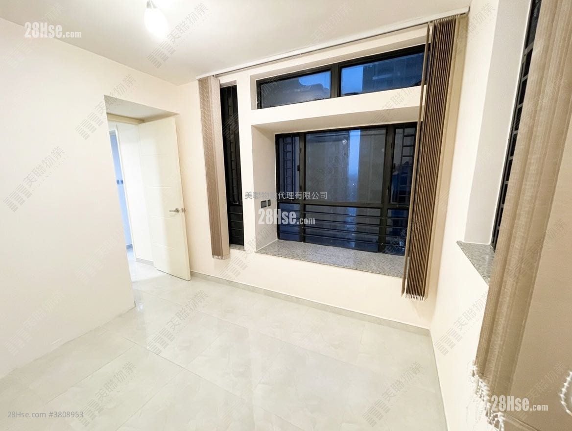 Sun Yuen Long Centre Sell 485 ft²