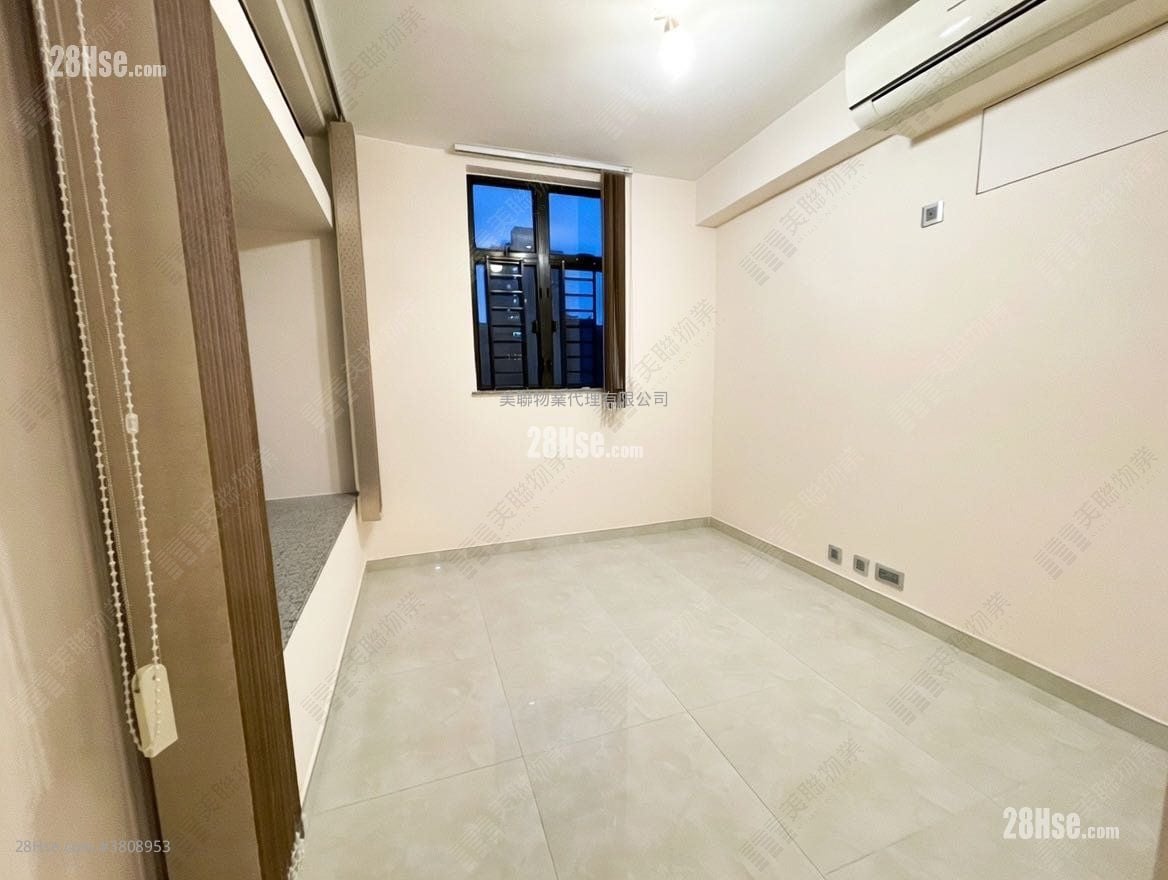 Sun Yuen Long Centre Sell 485 ft²