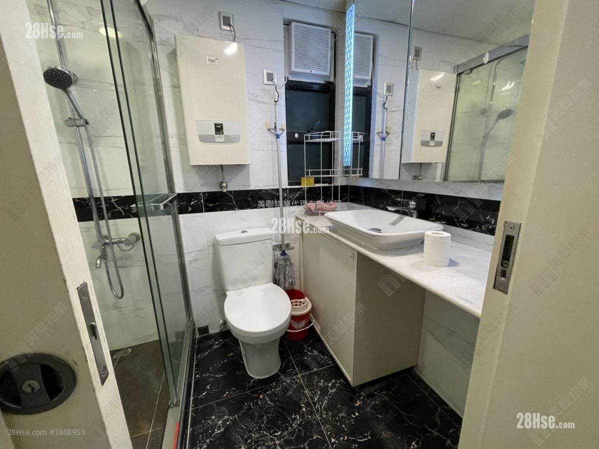 Sun Yuen Long Centre Sell 485 ft²