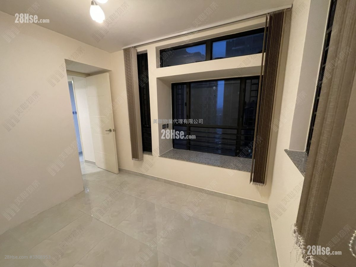 Sun Yuen Long Centre Sell 485 ft²