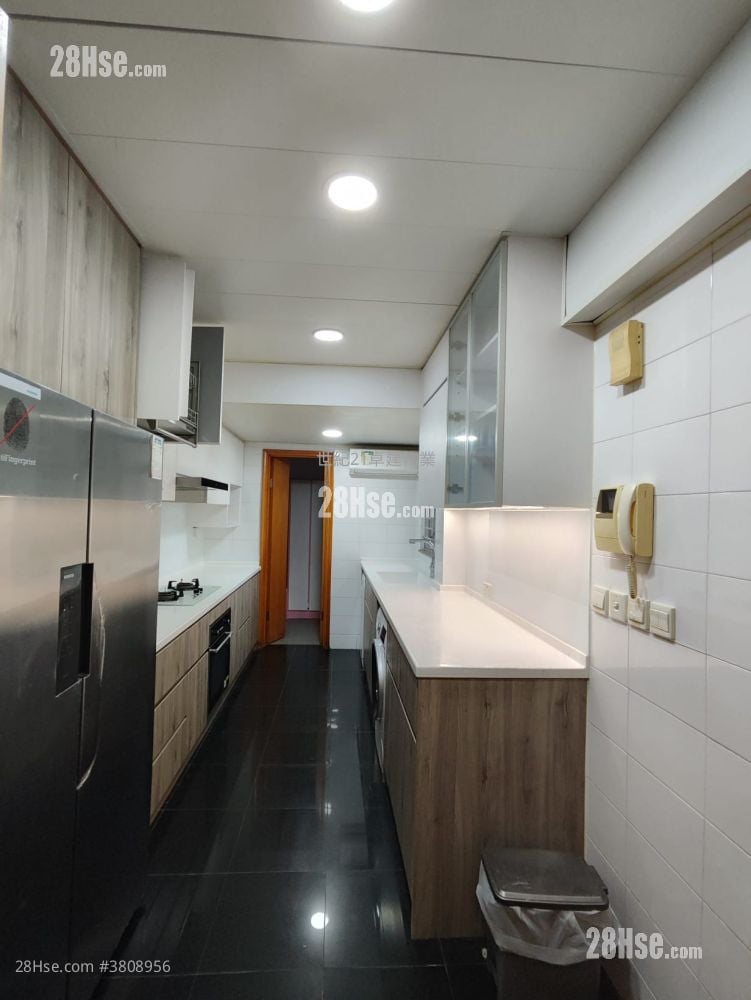 The Waterfront Rental 4 Bedrooms , 3 Bathrooms 2,011 ft²