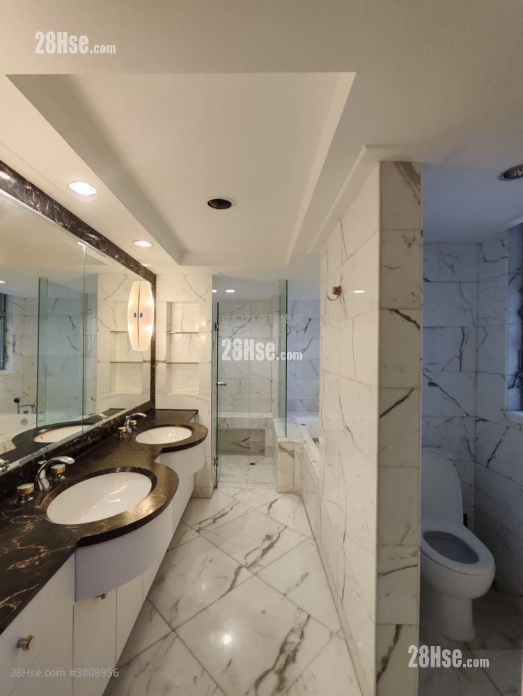 The Waterfront Rental 4 Bedrooms , 3 Bathrooms 2,011 ft²