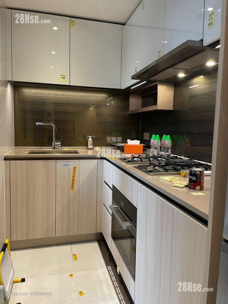 K. Summit Sell 3 Bedrooms , 2 Bathrooms 766 ft²