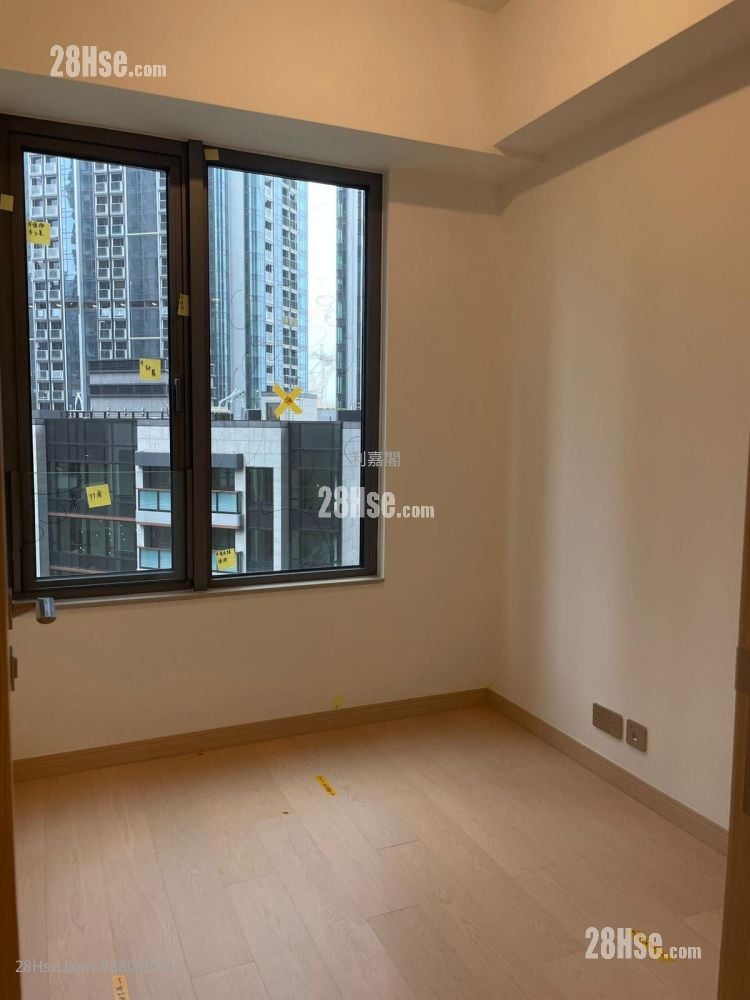 K. Summit Sell 3 Bedrooms , 2 Bathrooms 766 ft²