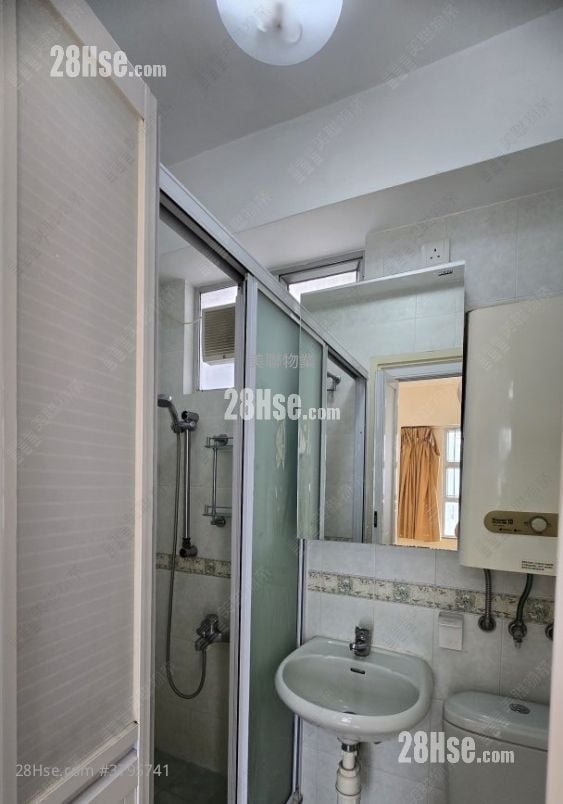 bathroom: Fanling Centre Rental 2 Bedrooms , 1 Bathroom 368 ft²