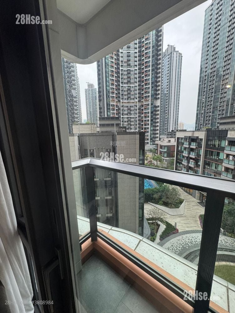 K. Summit Sell 3 Bedrooms , 2 Bathrooms 766 ft²