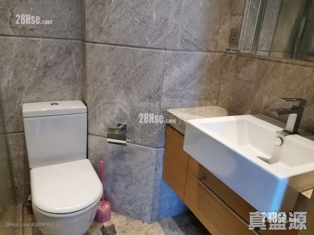 The Met. Sublime Sell 1 Bedroom , 1 Bathroom 259 ft²