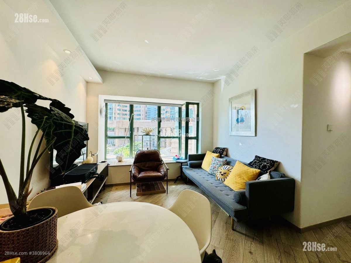 Park Avenue Sell 3 Bedrooms , 2 Bathrooms 737 ft²