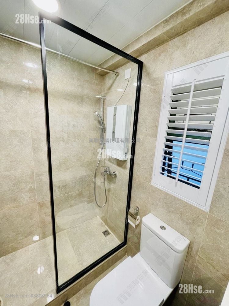 Park Avenue Sell 3 Bedrooms , 2 Bathrooms 737 ft²