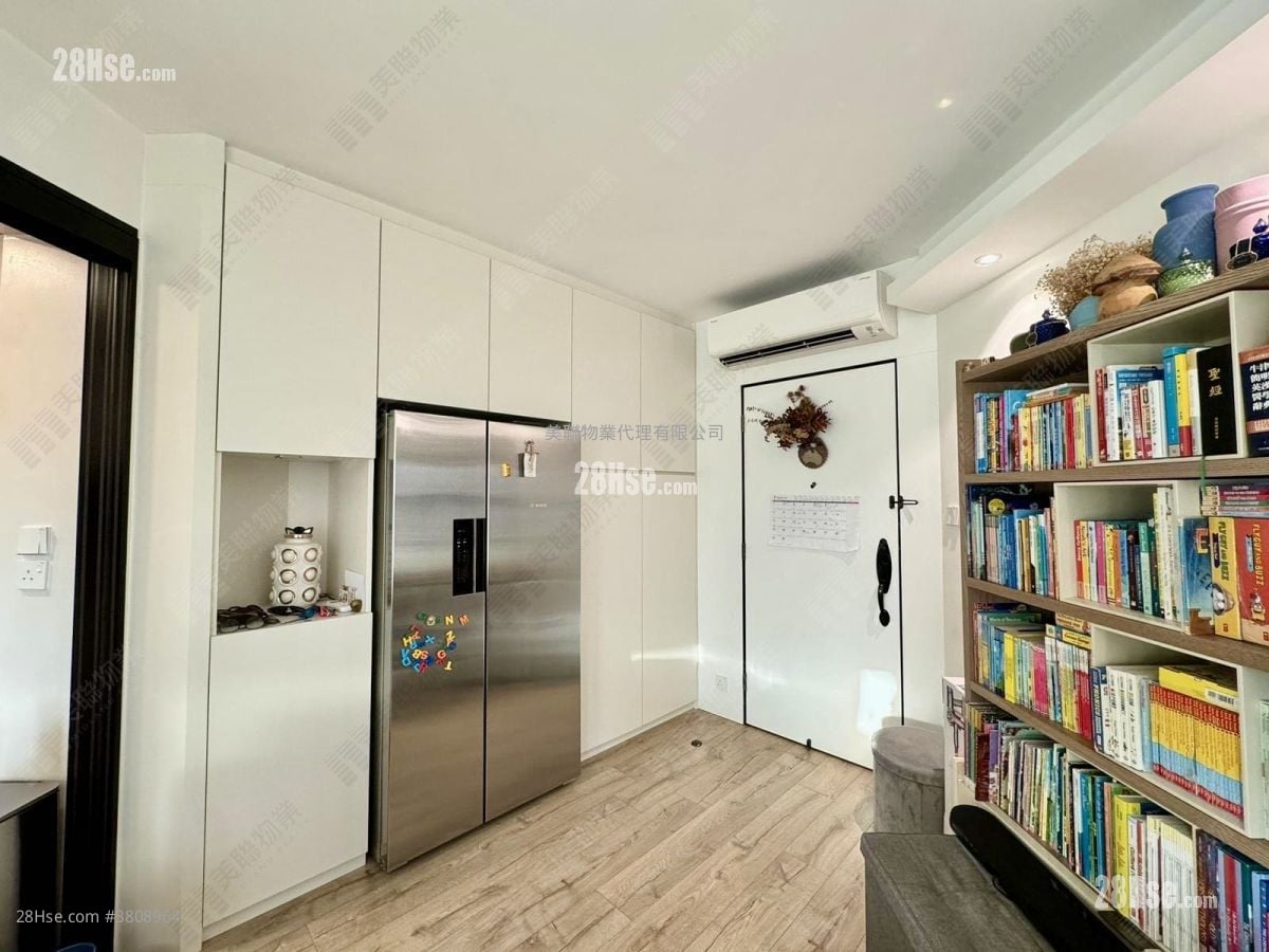 Park Avenue Sell 3 Bedrooms , 2 Bathrooms 737 ft²