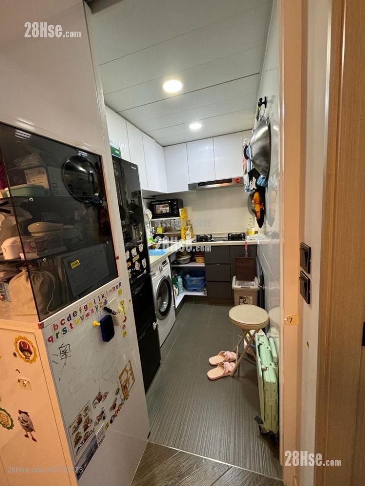 King Tai Court Sell 2 Bedrooms , 1 Bathroom 391 ft²