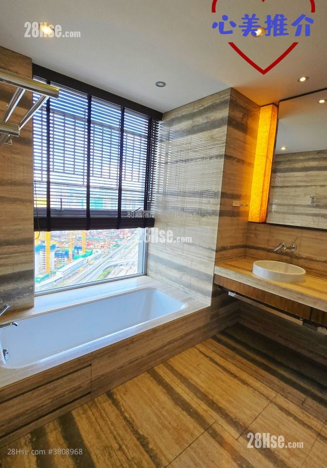 The Latitude Sell 3 Bedrooms , 3 Bathrooms 1,595 ft²