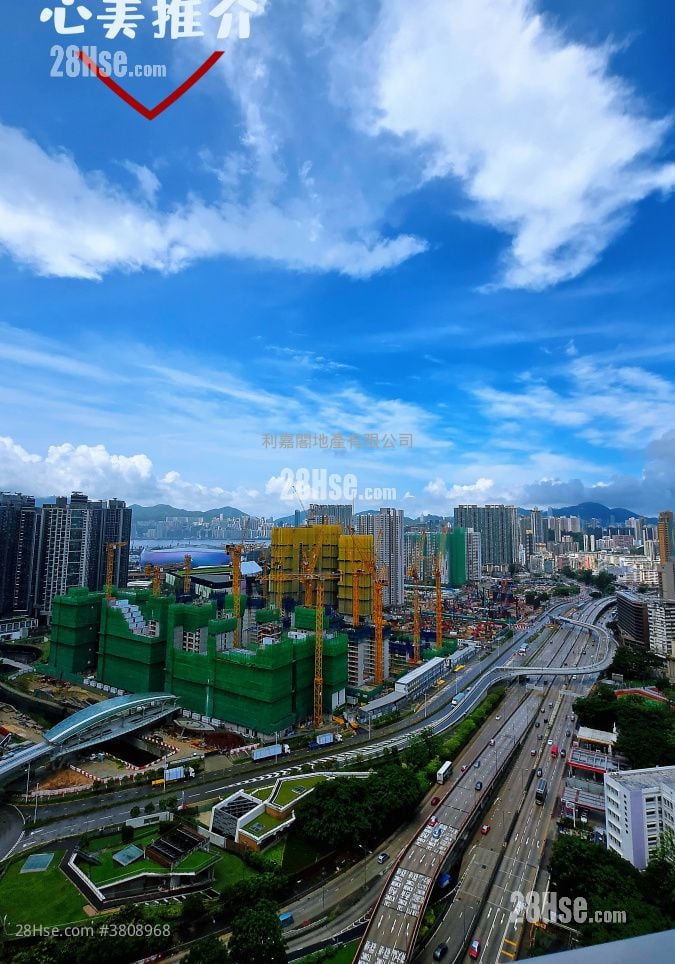 The Latitude Sell 3 Bedrooms , 3 Bathrooms 1,595 ft²