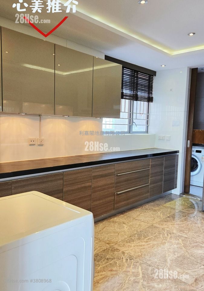 The Latitude Sell 3 Bedrooms , 3 Bathrooms 1,595 ft²