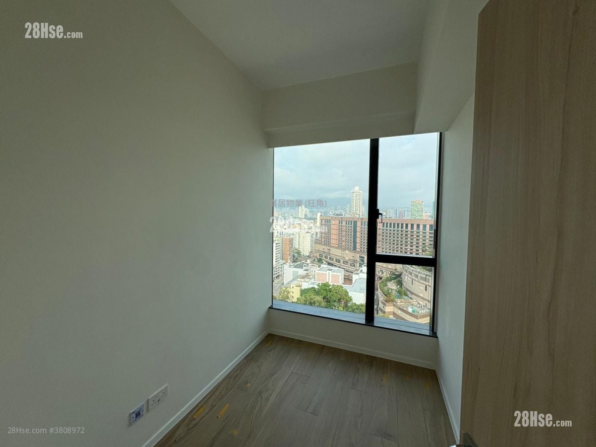 Elize Park Rental 3 Bedrooms , 1 Bathroom 438 ft²