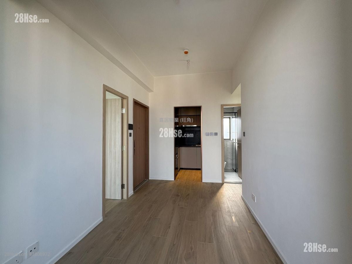 Elize Park Rental 3 Bedrooms , 1 Bathroom 438 ft²
