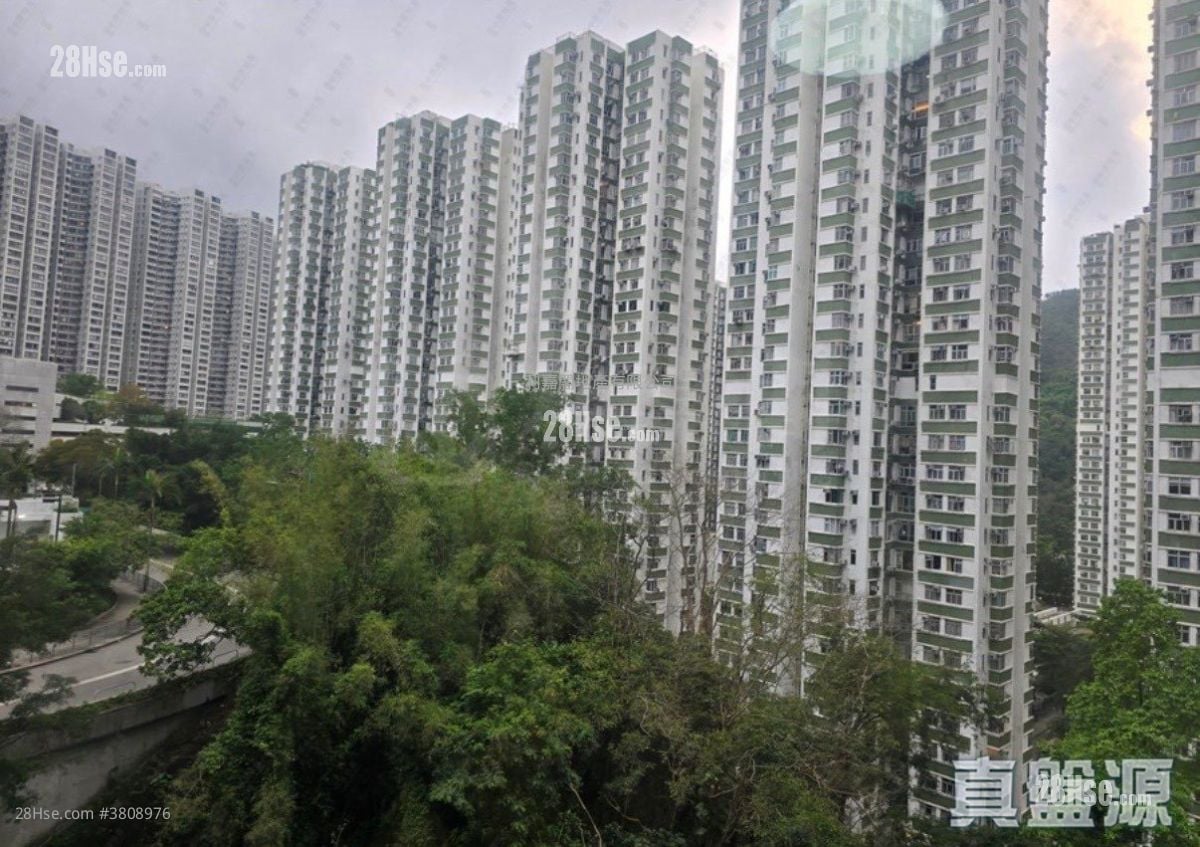 Kornhill Sell 2 Bedrooms , 1 Bathroom 466 ft²