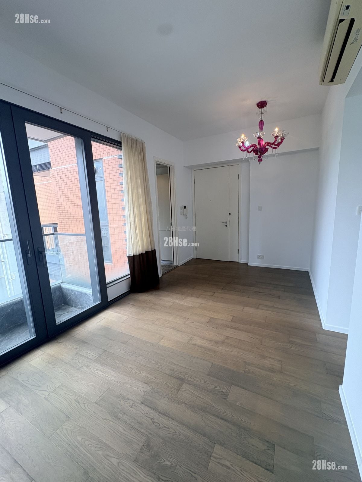 The Warren Rental 2 Bedrooms , 2 Bathrooms 612 ft²