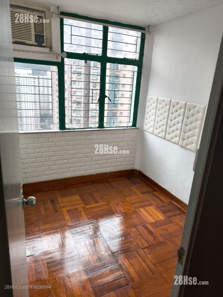 Siu Hin Court Sell 2 Bedrooms , 1 Bathroom 407 ft²