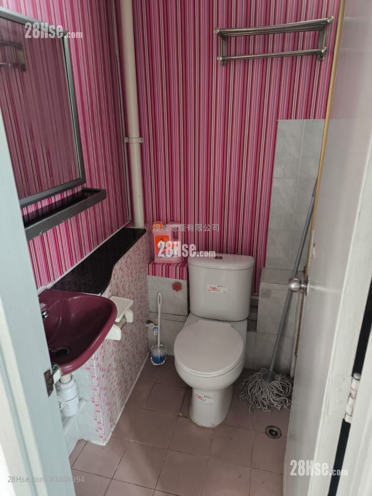 Siu Hin Court Sell 2 Bedrooms , 1 Bathroom 407 ft²