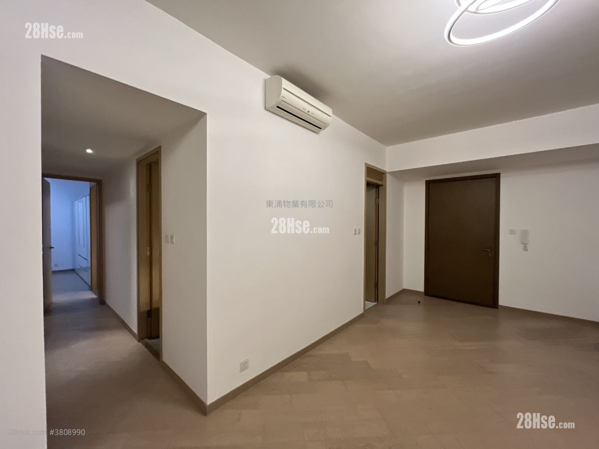 The Visionary Rental 3 Bedrooms , 4 Bathrooms 1,046 ft²
