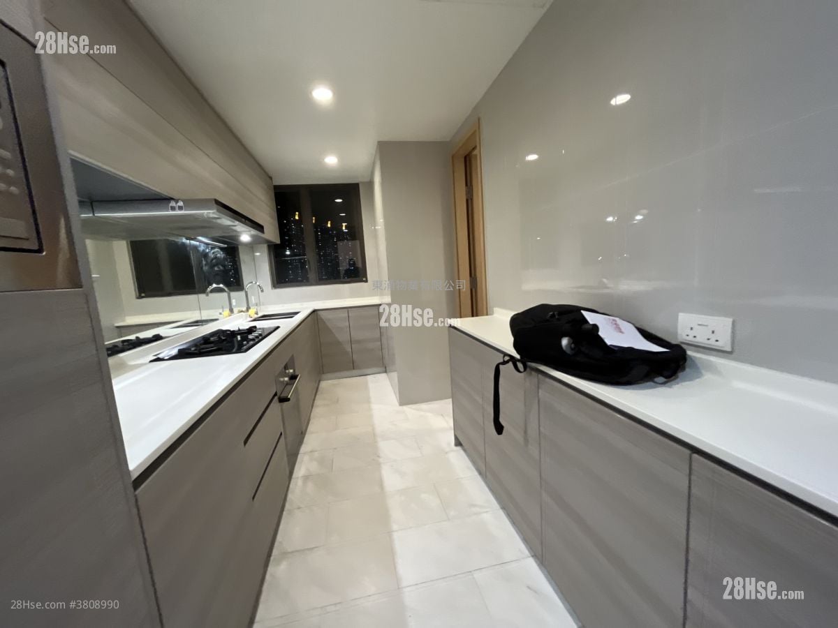 The Visionary Rental 3 Bedrooms , 4 Bathrooms 1,046 ft²