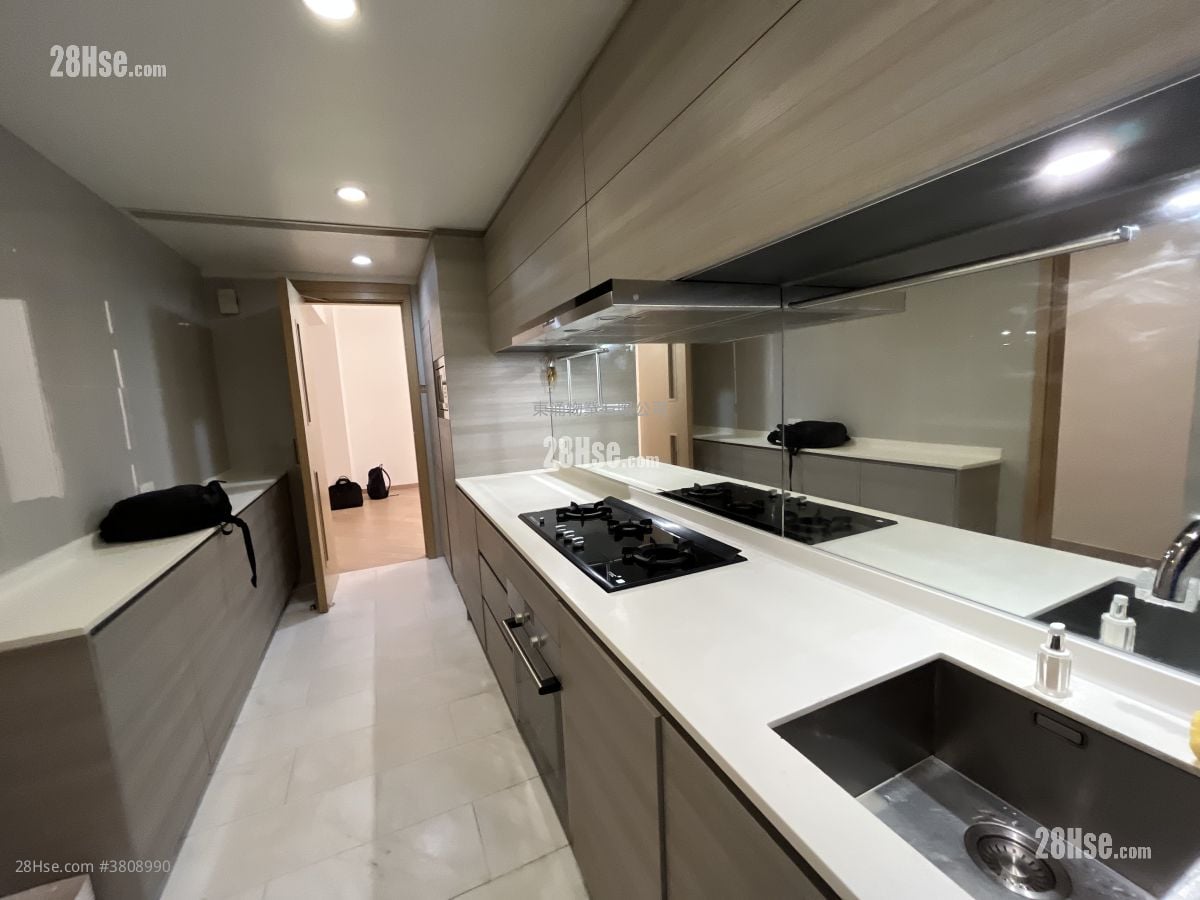 The Visionary Rental 3 Bedrooms , 4 Bathrooms 1,046 ft²