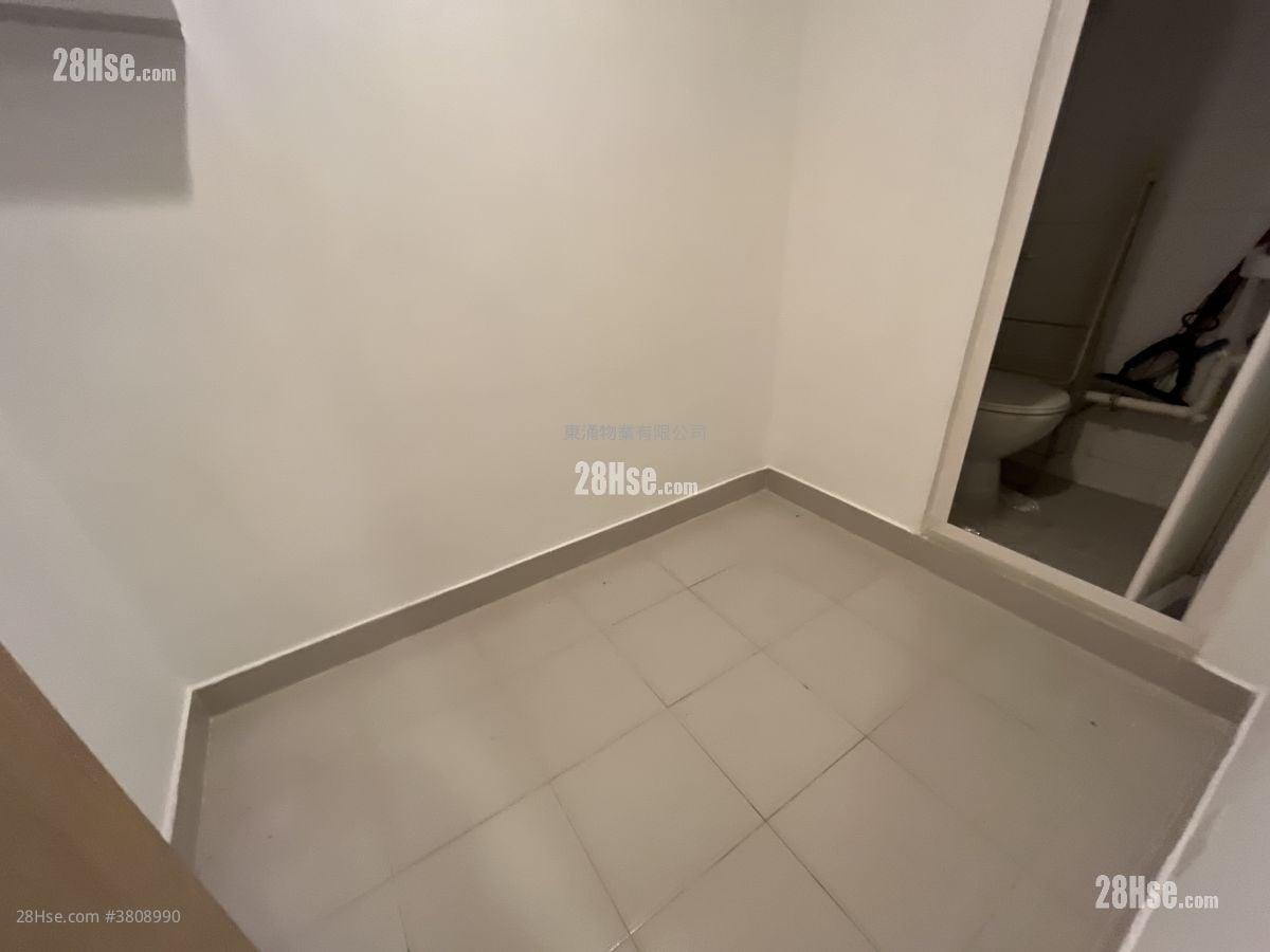 The Visionary Rental 3 Bedrooms , 4 Bathrooms 1,046 ft²