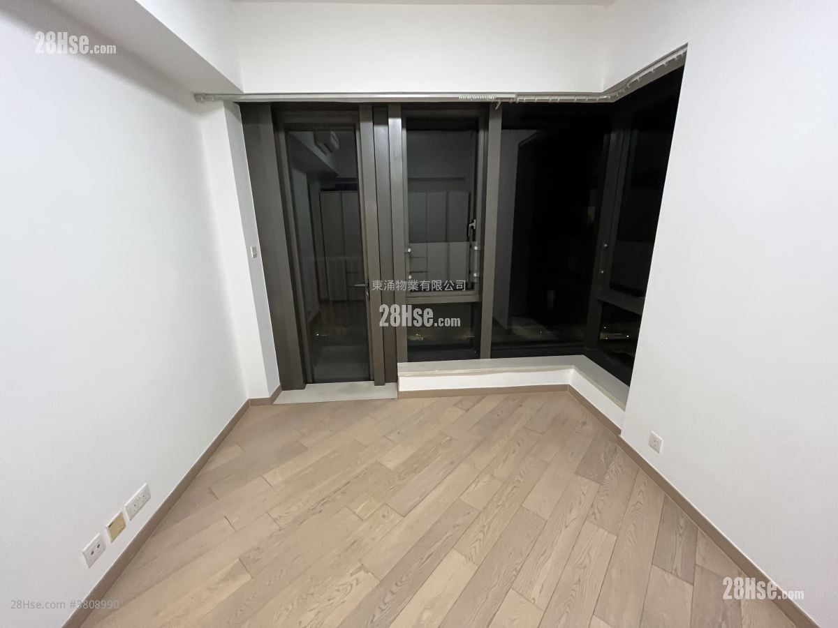 The Visionary Rental 3 Bedrooms , 4 Bathrooms 1,046 ft²