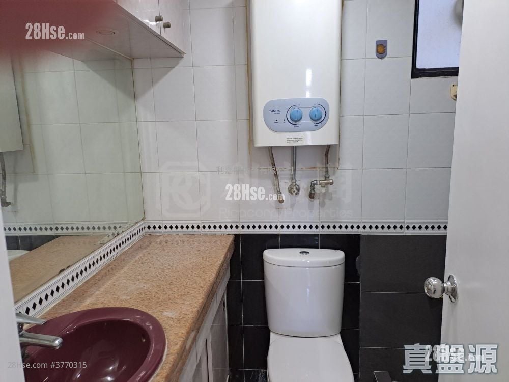 康怡花园 售盘 3 房 605 平方尺