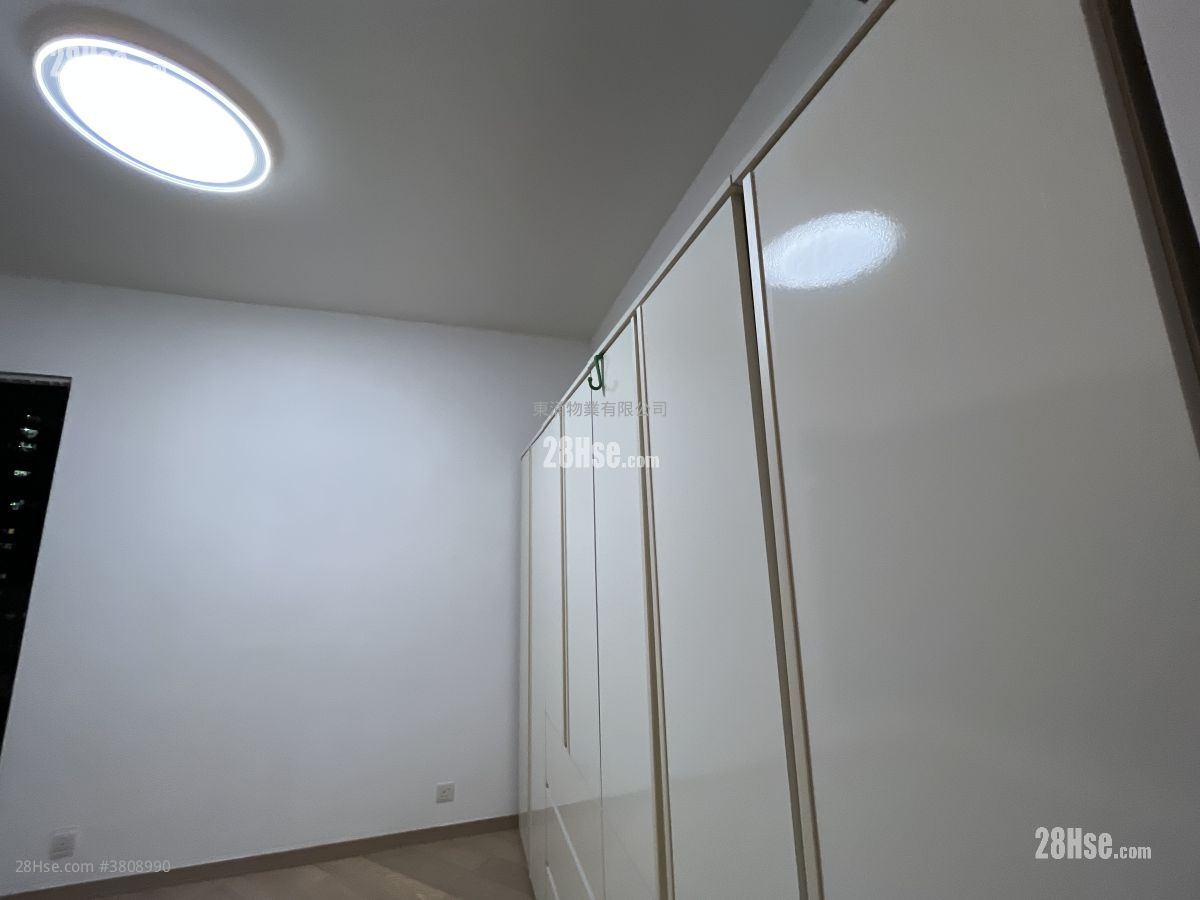 The Visionary Rental 3 Bedrooms , 4 Bathrooms 1,046 ft²