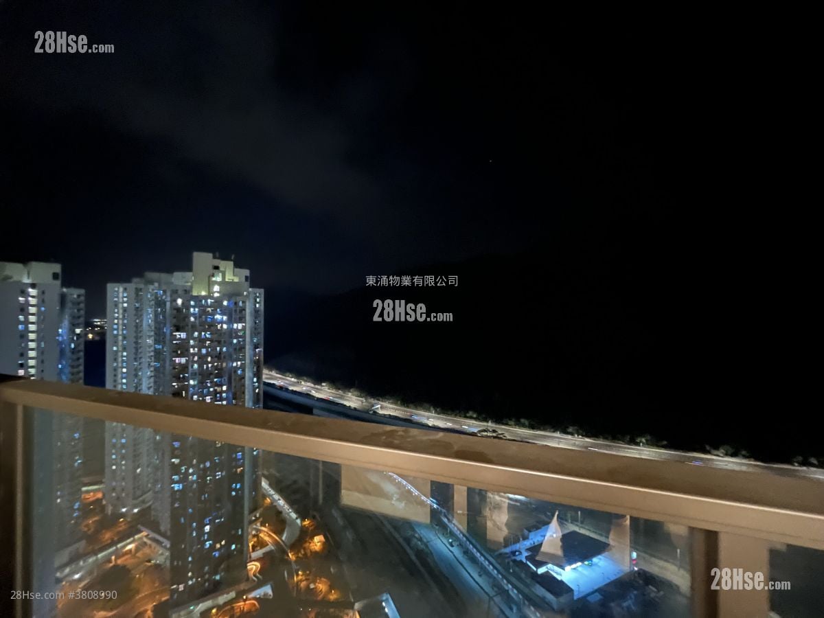 The Visionary Rental 3 Bedrooms , 4 Bathrooms 1,046 ft²