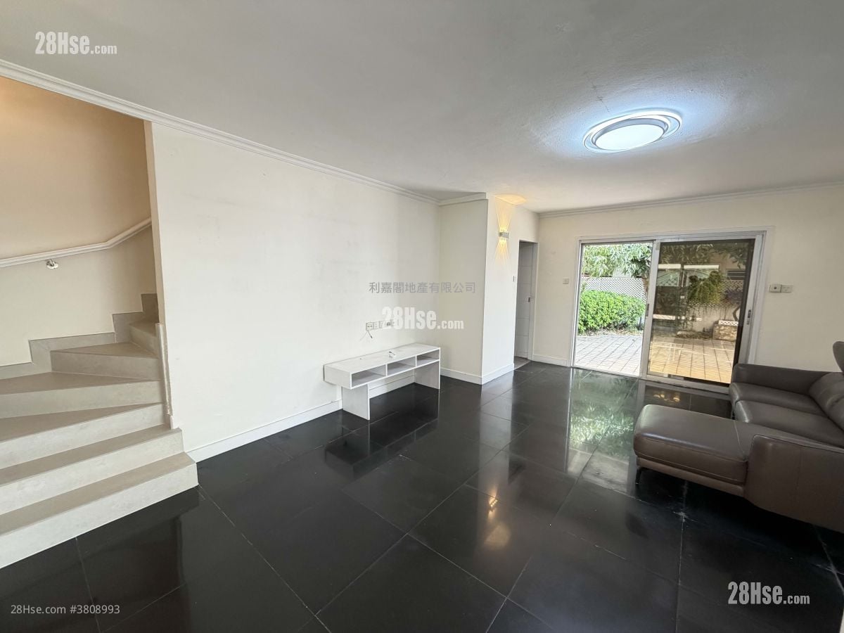 Fairview Park Sell 3 Bedrooms 1,035 ft²