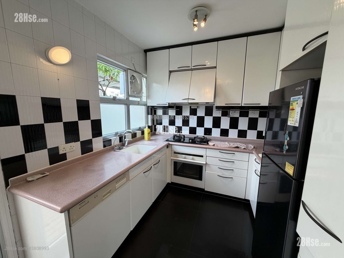 Fairview Park Sell 3 Bedrooms 1,035 ft²