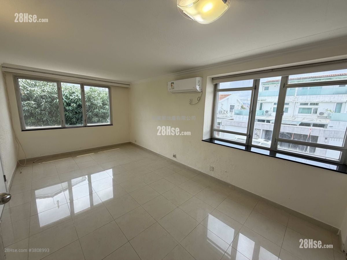 Fairview Park Sell 3 Bedrooms 1,035 ft²