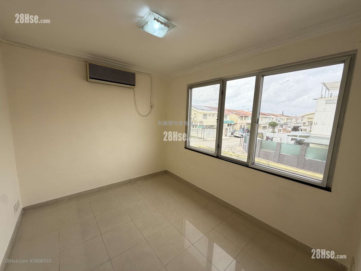 Fairview Park Sell 3 Bedrooms 1,035 ft²