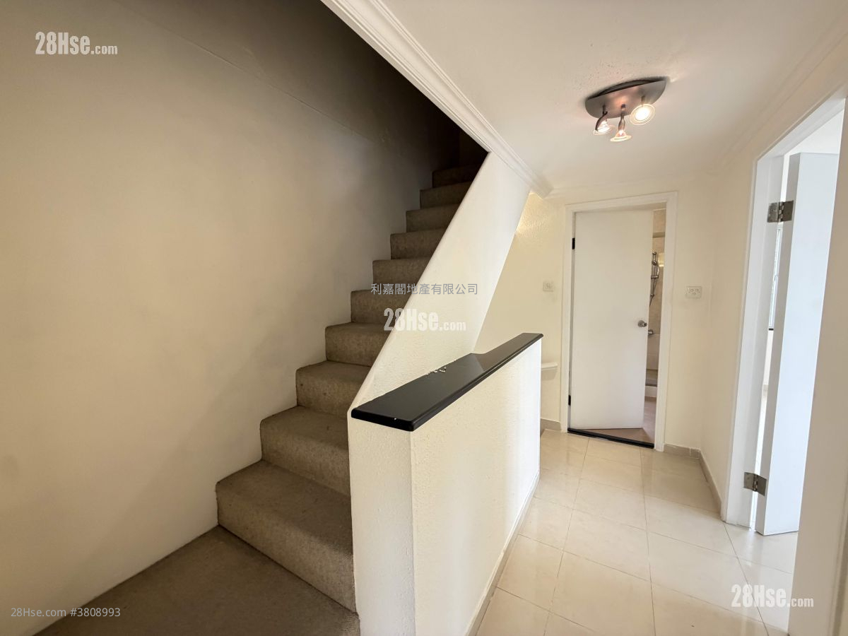 Fairview Park Sell 3 Bedrooms 1,035 ft²